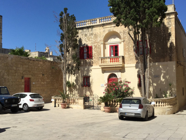 5a92e1e0bd894e0db7ff7f3e92700efc